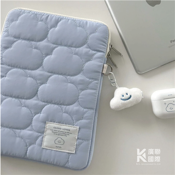 【客製化】雲朵刺繡電腦包